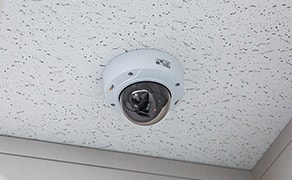 監視カメラ