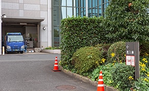 敷地内トラックヤード